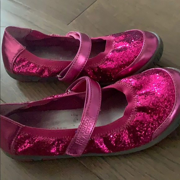 Reaction Shoes for girls 🧸 - Picture 1 of 5